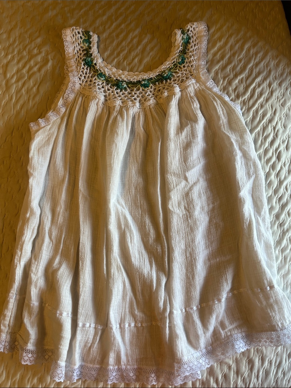 Ecuadorian gauze cotton white laced top with crochet accents